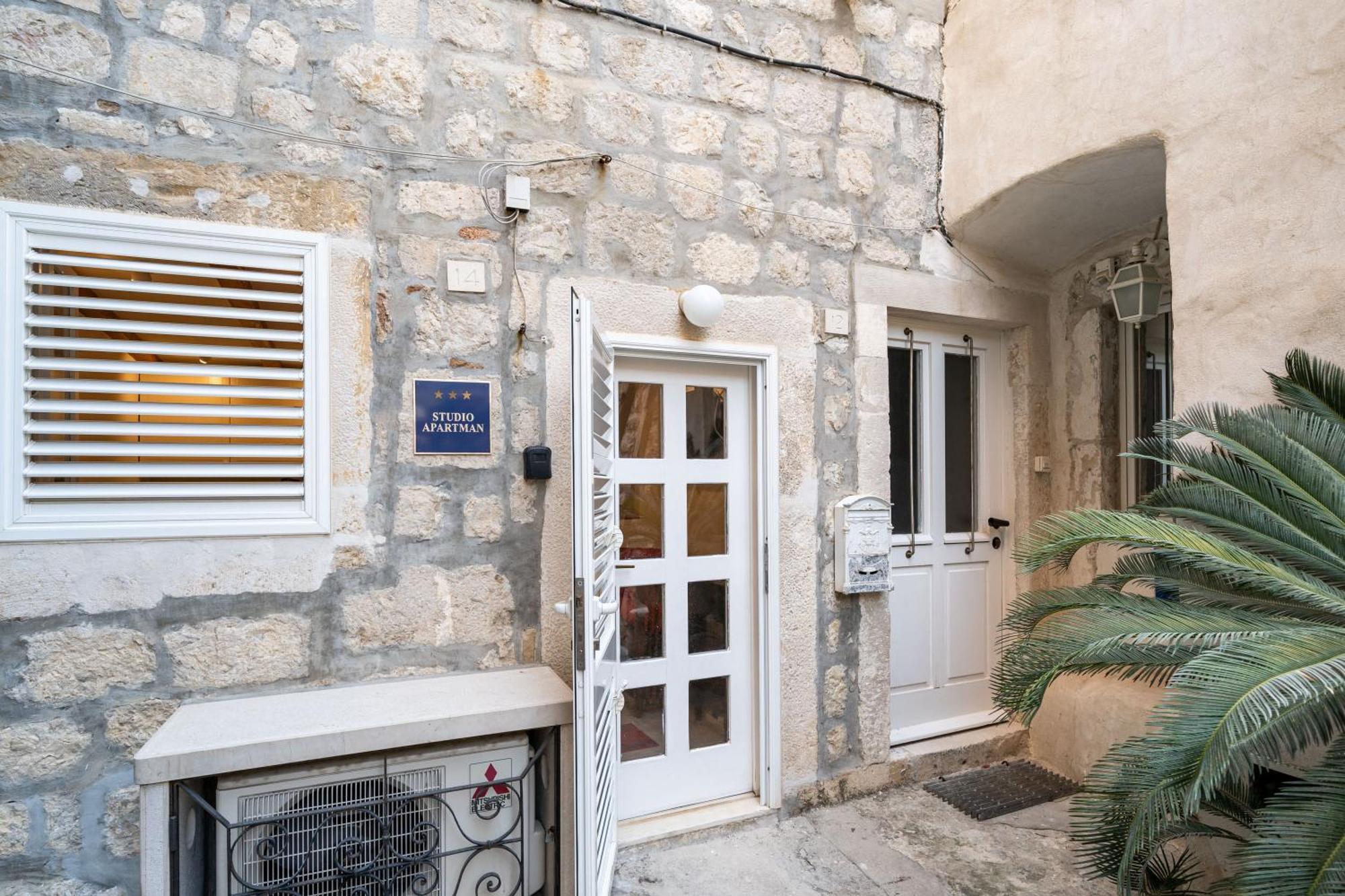 Lovely Holiday House Othello Next To The Buza Beach Ragusa Esterno foto